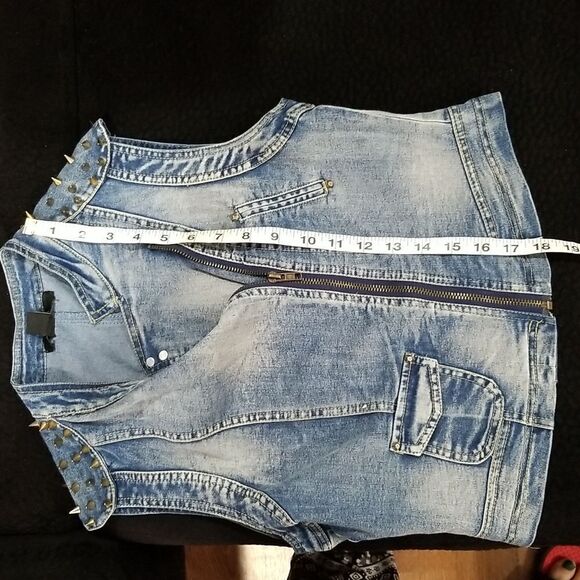 š¤5/$20š¤āFOREVERĀ 21..āspikedājeanāvest.. - Picture 10 of 10